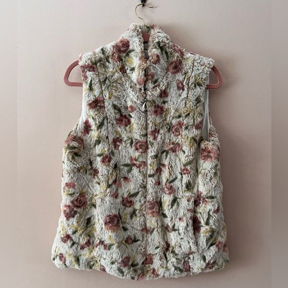 Rose patterned soft plush vest - Picture 1 of 7